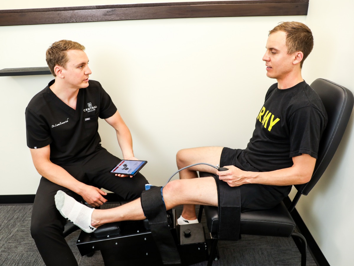 Dr. Emmerich with a patient on the Knee on Trac